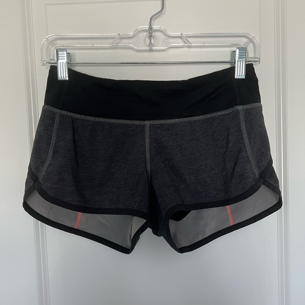Lululemon speed-up 2.5” shorts! Size 2